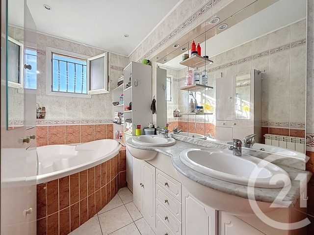 Maison à vendre - 5 pièces - 108,40 m2 - Montbazin - 34 - LANGUEDOC-ROUSSILLON