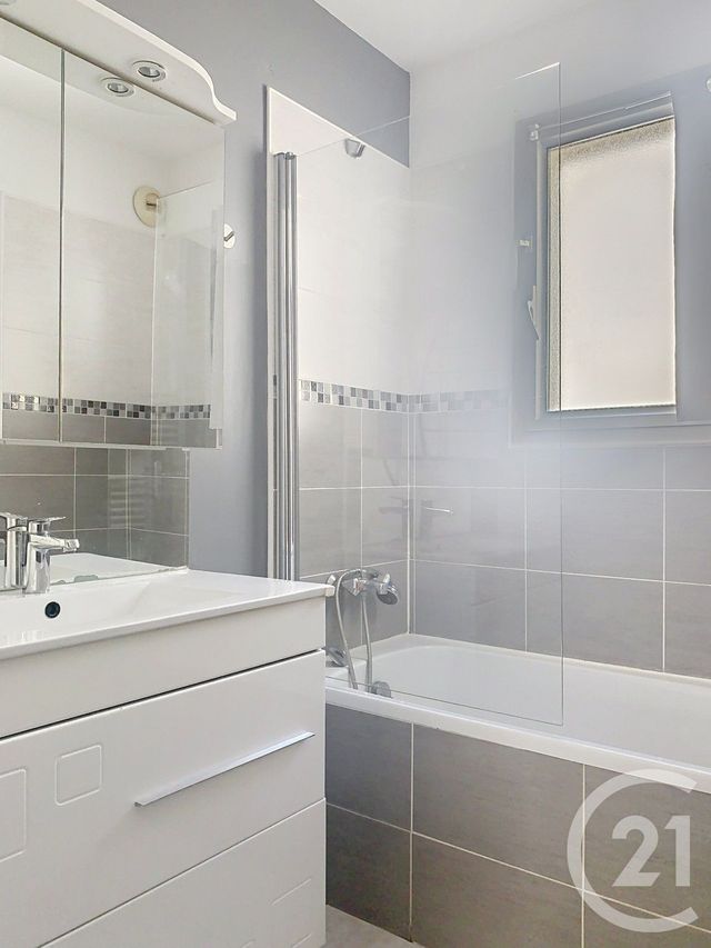 Appartement F3 &agrave; louer - 3 pi&egrave;ces - 57,79 m2 - Sete - 34 - LANGUEDOC-ROUSSILLON