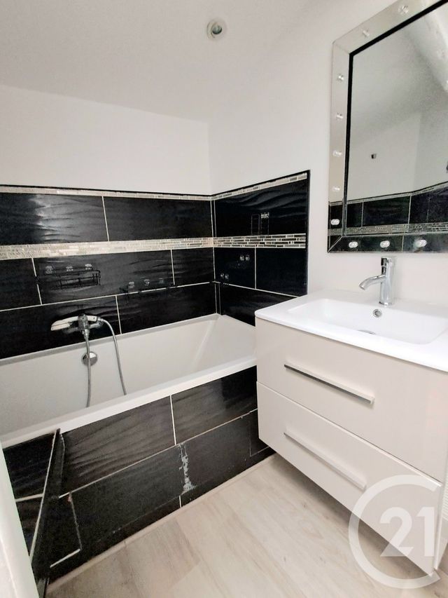 Appartement F3 &agrave; louer - 3 pi&egrave;ces - 76,53 m2 - Sete - 34 - LANGUEDOC-ROUSSILLON