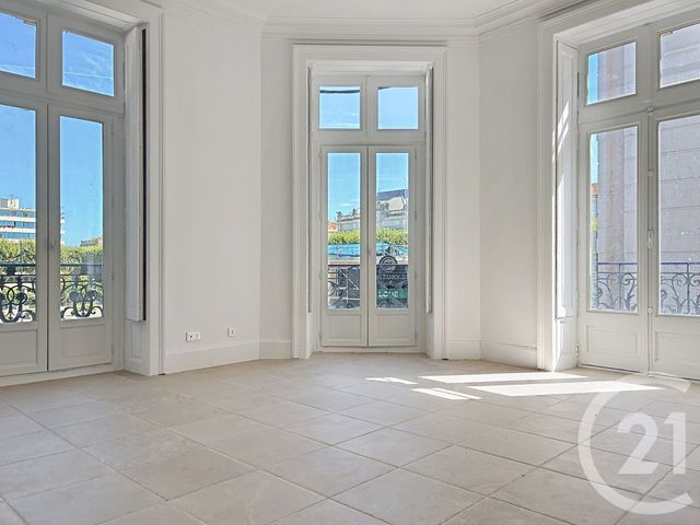 Appartement F4 &agrave; louer - 4 pi&egrave;ces - 88,49 m2 - Sete - 34 - LANGUEDOC-ROUSSILLON