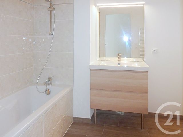 Appartement F3 &agrave; louer - 3 pi&egrave;ces - 63,41 m2 - Sete - 34 - LANGUEDOC-ROUSSILLON