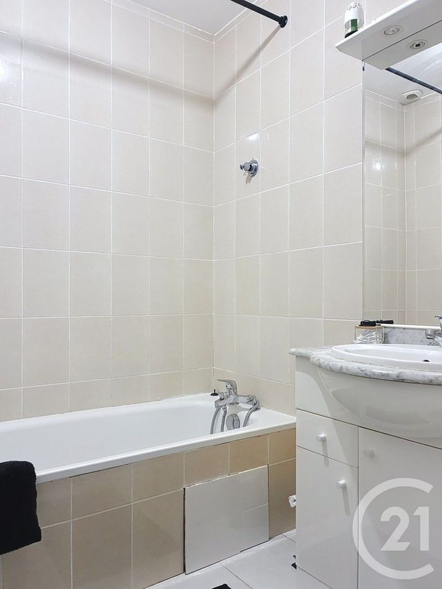 Appartement F3 &agrave; louer - 3 pi&egrave;ces - 80,43 m2 - Villeveyrac - 34 - LANGUEDOC-ROUSSILLON